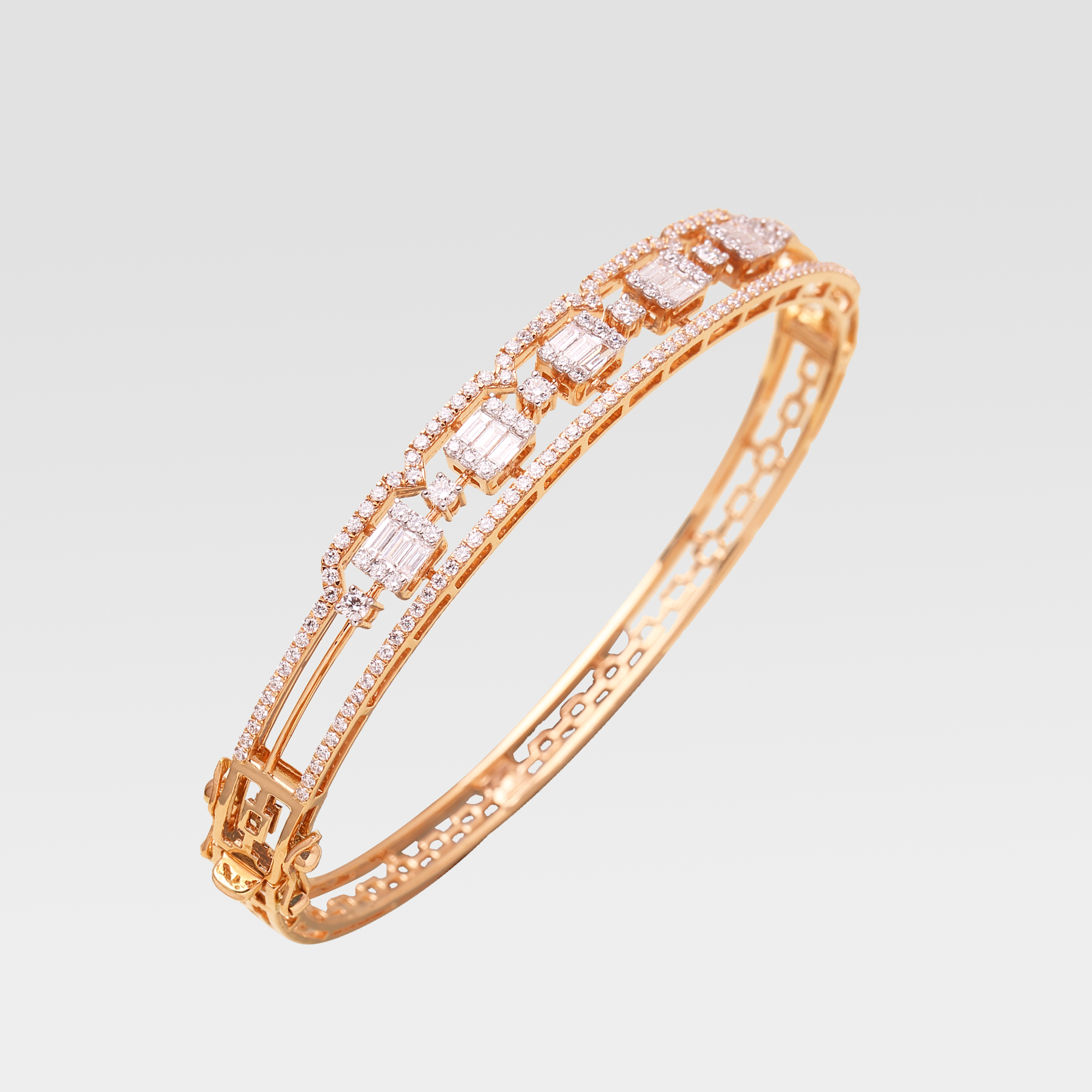 Clustered Brilliance Diamond Bracelet