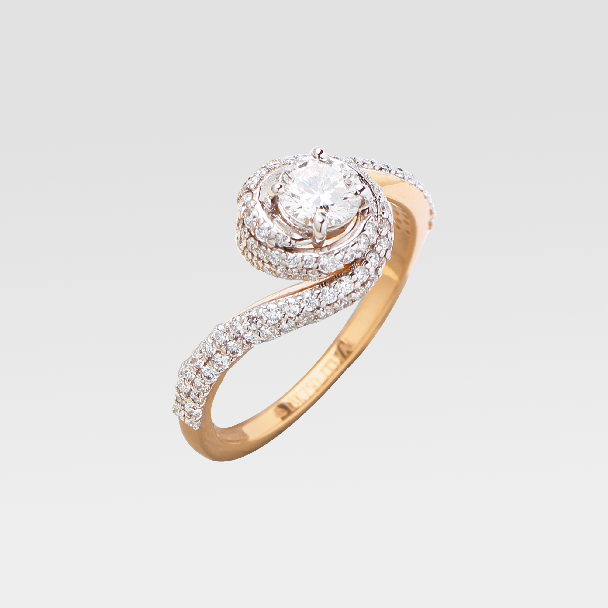 Exquisite diamond ring