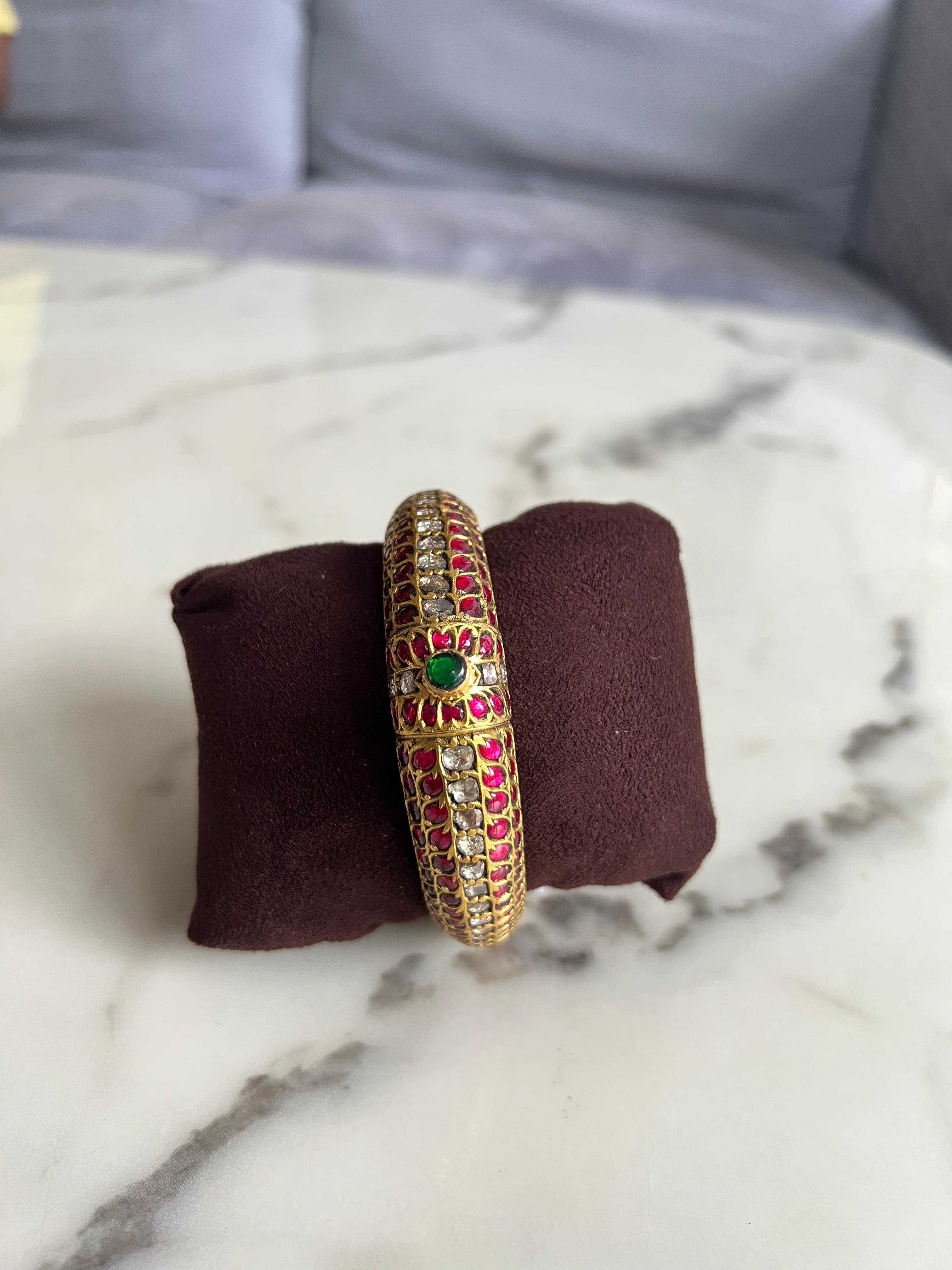 Traditional Statement Kundan Kada