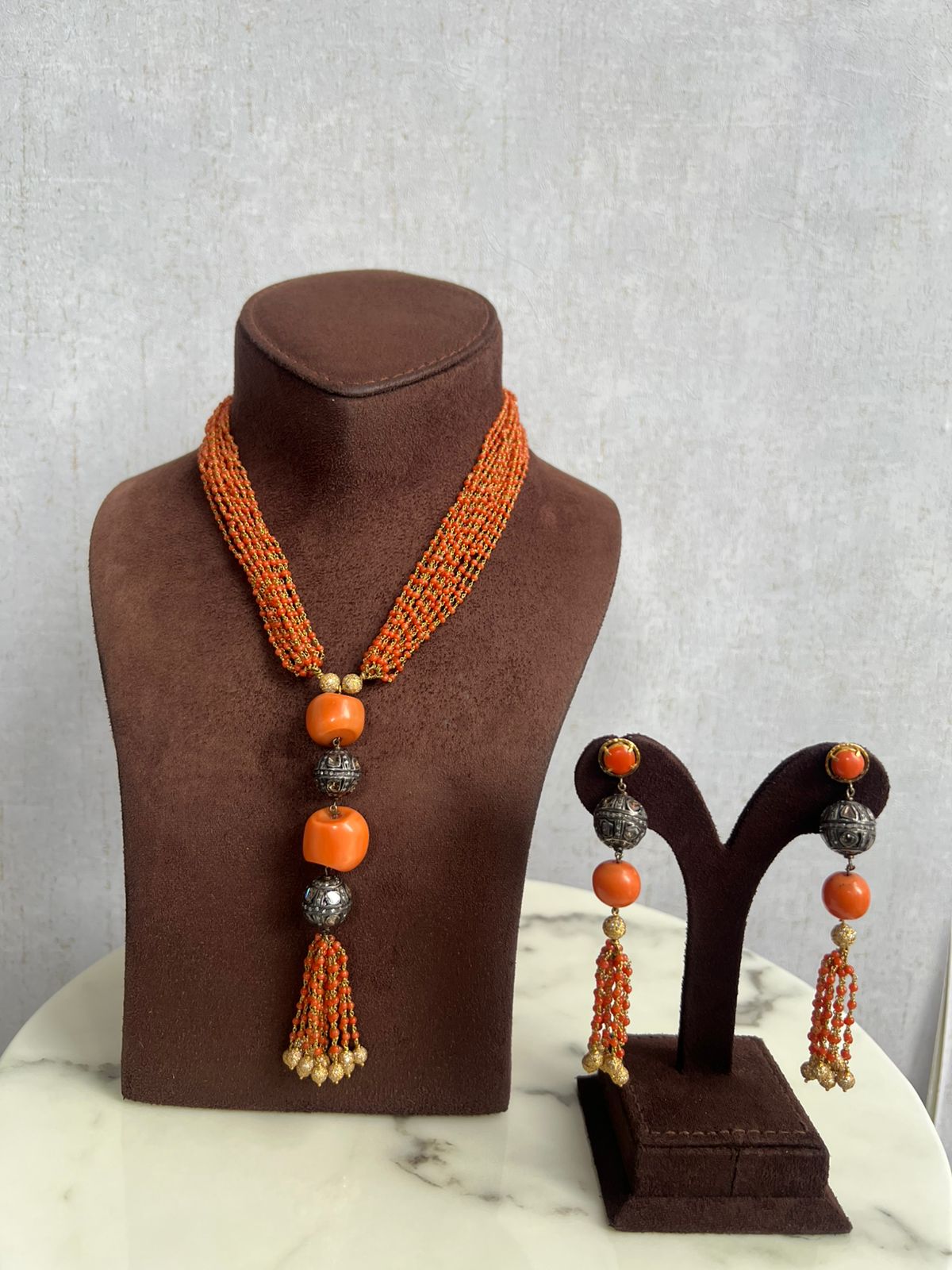 Exclusive Victorian coral beads necklace