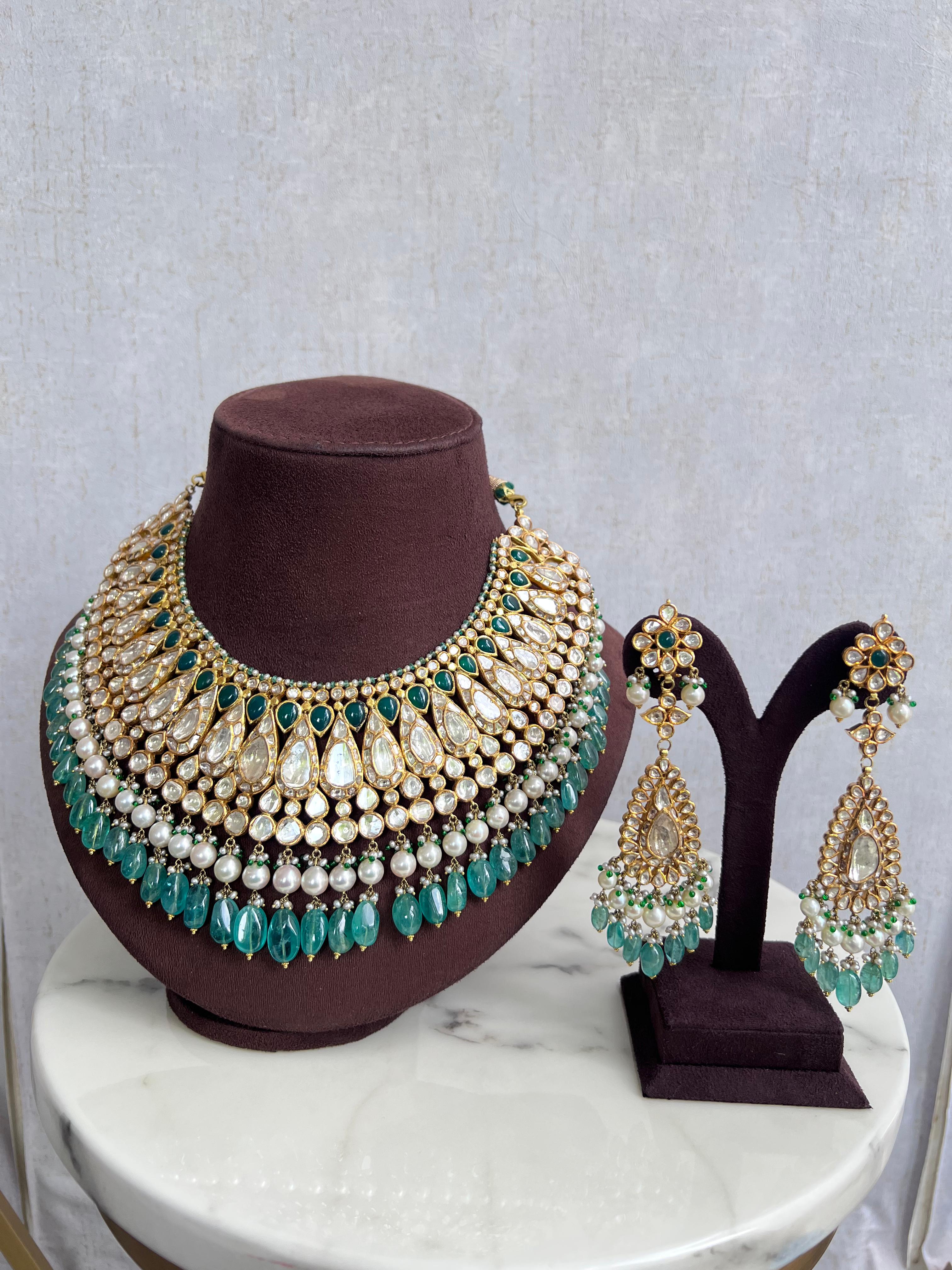 Kundan Jhoda Akbar Necklace with Emeralds