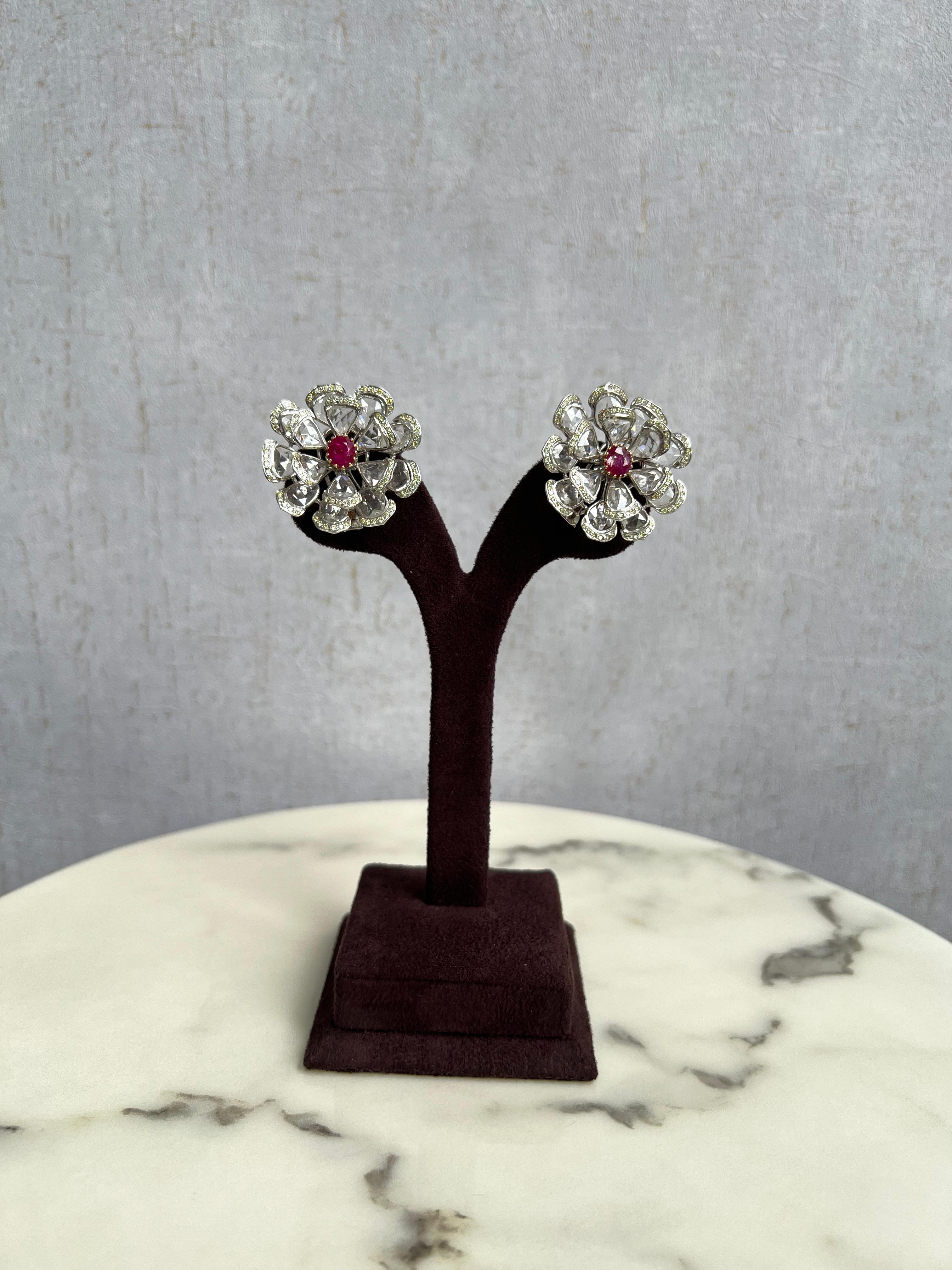 Detachable Floral Cocktail Studded with Rosecuts Detachable Floral Cocktail Studded with Rosecuts